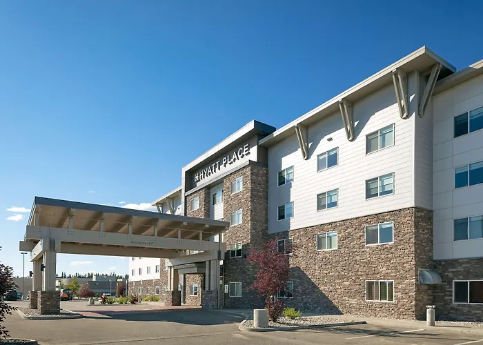 Hotel with pool: Hyatt Place Fairbanks